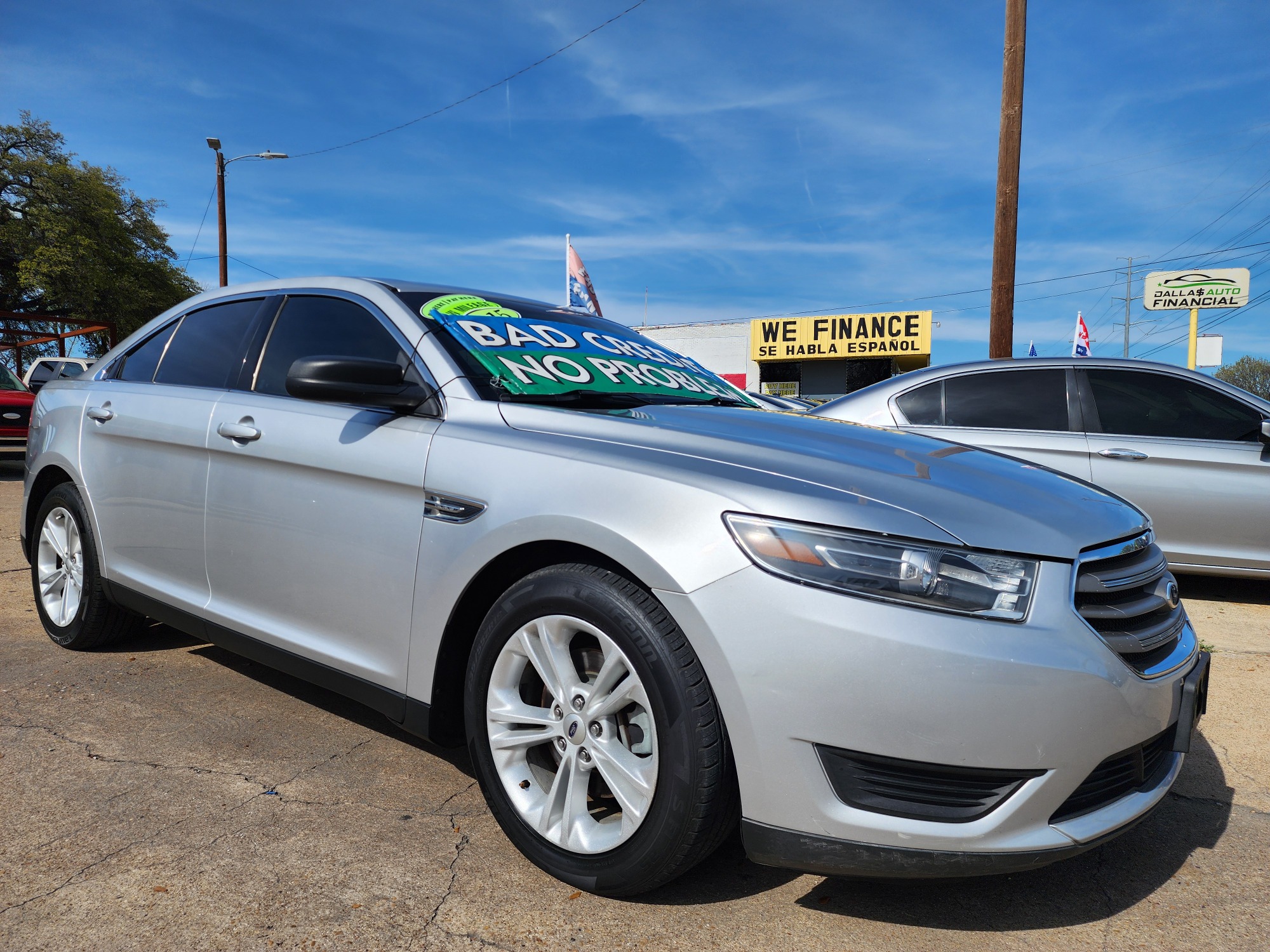 2015 Ford Taurus SE (1FAHP2D84FG) with an 3.5L V6 DOHC 24V engine, 6-Speed Automatic transmission, located at 2660 S.Garland Avenue, Garland, TX, 75041, (469) 298-3118, 32.885551, -96.655602 - Welcome to DallasAutos4Less, one of the Premier BUY HERE PAY HERE Dealers in the North Dallas Area. We specialize in financing to people with NO CREDIT or BAD CREDIT. We need proof of income, proof of residence, and a ID. Come buy your new car from us today!! This is a very well cared for 2015 FO - Photo #1